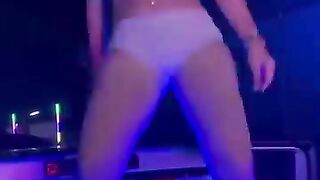 Girl Dance Beautiful Thai 66