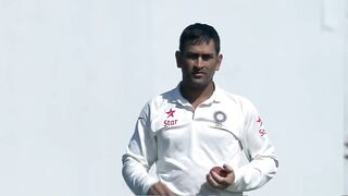 MS Dhoni Bowling, Virat Kohli Wicket Keeping _ BLACKCAPS v India _ 2nd Test, Basin Reserve, 2014