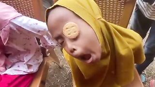 Cute children's biscuit eating tournament