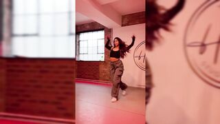 Indian Girl Ria Saraf Dance 4
