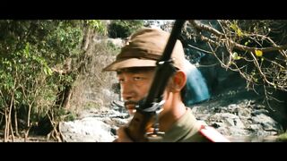 RAMBO II - Rambo résiste à l attaque surprise de Murdock - Sylvester Stallone.