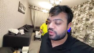 Aroob Akele Bina Batae Dubai Aa Gaye ???? _ Sab Ko Surprise De Diya ????