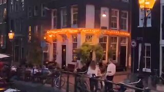 Amsterdam ????