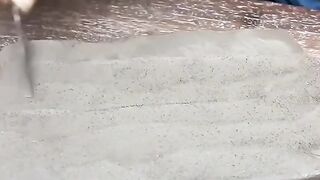 Watch this amazing art?
