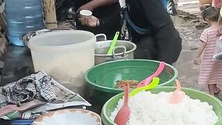 Makan dulu gess????????