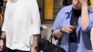 Parineeti Chopra and Raghav Chadha Spotted at Mumbai Airport #parineetichopra #raghavchadha #short #youtubeshort #shorts #trending