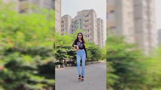 Indian Girl Shalini Singh Dance