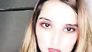 Pakistani beautiful Queen items   Noor Jahan live