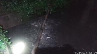 Yang lain pada istirahat, kami masih beraktivitas santai juga