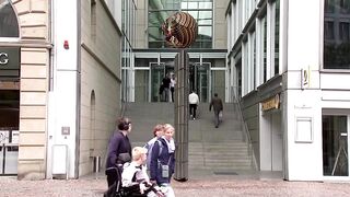 Commerzbank to hold talks with UniCredit, still opposes takeover .