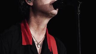 Billie Joe Armstrong Live Shorts
