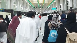 Makka Sharif Mein Safa marva karte hue????????????????????