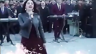 Amazing voice and best farcy song