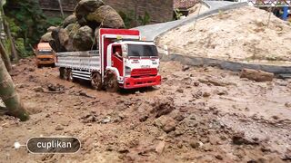 GIGA TRINTON 8X4 ????‼️ trial RC truck with full load of ROCKS ON UPhill and MUDY ROAD