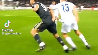 C. Ronaldo 12