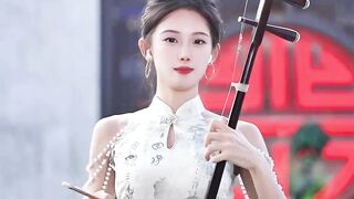 Permainan musik wanita ini indah sekali
