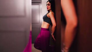 Indian Girl Khushali Kumar Dance