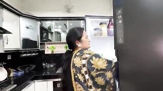 Trying Spicy Japense Hotspot in Pakistan_Lahore ki Sari Roads Block_Sistrology