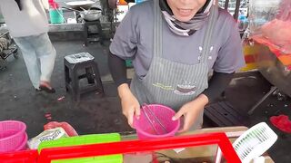 RM1 Fried Chicken in Pasar Malam Damansara Damai!.