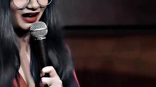 Phala vedio dackha ka ya larki shi kha rahi ha comment ma batiya