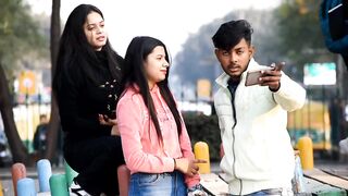 Extra Hand shoulder prank