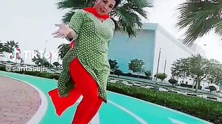 pakistani girl hot dance in dubai