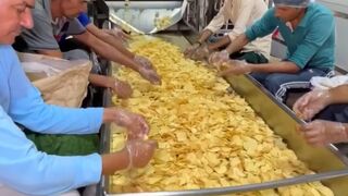 شاهد كيف يصنعون التشيبس لن تأكلها بعد هذا الفيديو