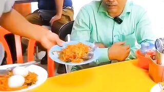 আমি হাসবো না কান্না করবো তাই বুঝতে আছি না