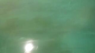Larva lele umur 4 hari dari menetas dan sudah memakan cacing sutera