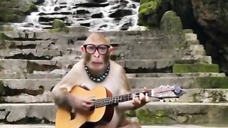 Monyet Viral Pintar Banget Manusia Kalah