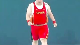 Chinese Woman Weightlifting