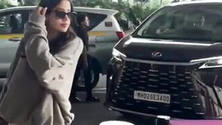 Jahnvi Kapoor and Malaika Arora Spotted At Airport Viral Masti Bollywood