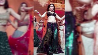 Indian Girl Khushali Kumar Dance