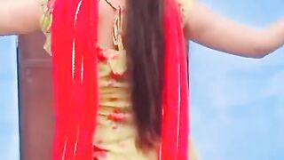 Kamaal Indian girl dance in alone room must watch