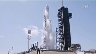 NASA probe Europa Clipper lifts off for Jupiter's icy moon .