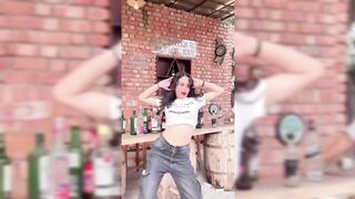 Indian Girl Shalini Singh Dance