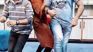 Hahaha aaaa aaaa 3 friends fun with s song