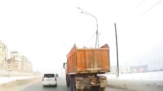 TOTAL IDIOTS AT WORK! Top Dangerous Moments of Truck & Machines Fails Compilation