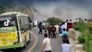 Allah Hu Akbar yah Kaise mumkin hai