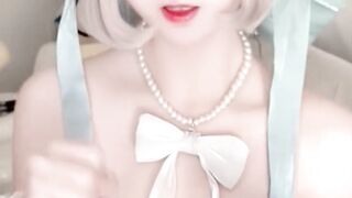 Artis Cantik bening anunya kelihatan