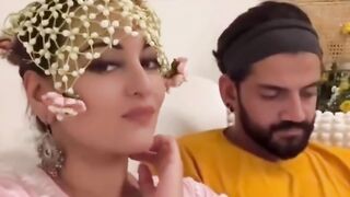 Sonakshi Sinha & Zaheer Iqbal's FUNNY video #sonakshisinha #short #youtubeshort #shorts #trending #viral #shortvideo