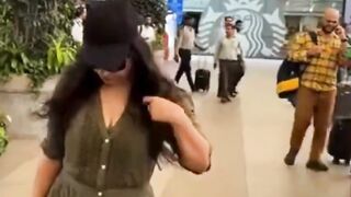 Vidya Balan Spotted At Airport #vidyabalan #shorts #viral #youtubeshorts #trending #shortvideo #ytshorts