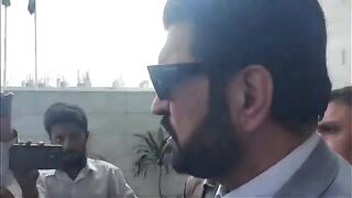 Sher Afzal Marwat suddenly reached the Chief Justice's chamber and went inside. What did he say? Listen for yourself