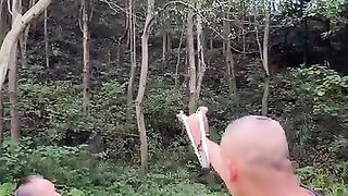 Unvilibable sling shot