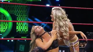 AEW Women's World Champion Mariah May and Anna Jay battle!