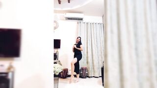Indian Girl Komal Singh Dance