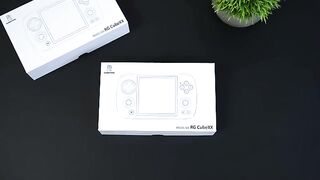 Anbernic RG Cube XX Hands On, Retro Handheld You've Been Waiting For?
