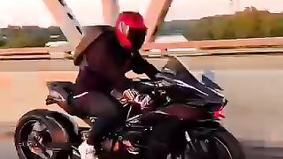 299km speed ????Race #racelover #bikerace #bikeriding #shortvideo #motobike #foryou