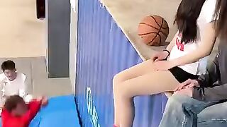 Each one on the wall is more lively than the other 666 trampoline. Please do not imitate profession
