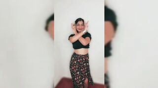Indian Girl Shivna Saxena Dance